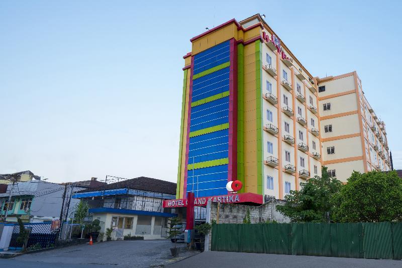 Hotel Grand Kartika Samarinda Exterior photo